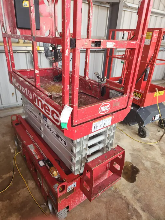 2019 MEC MICRO 19 Scissor Lift