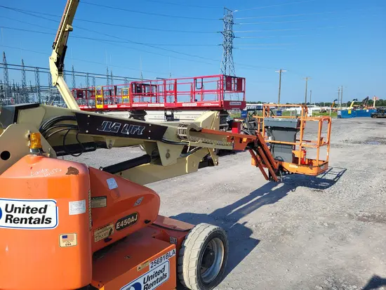 2015 JLG E450AJ Articulating Boom Lift