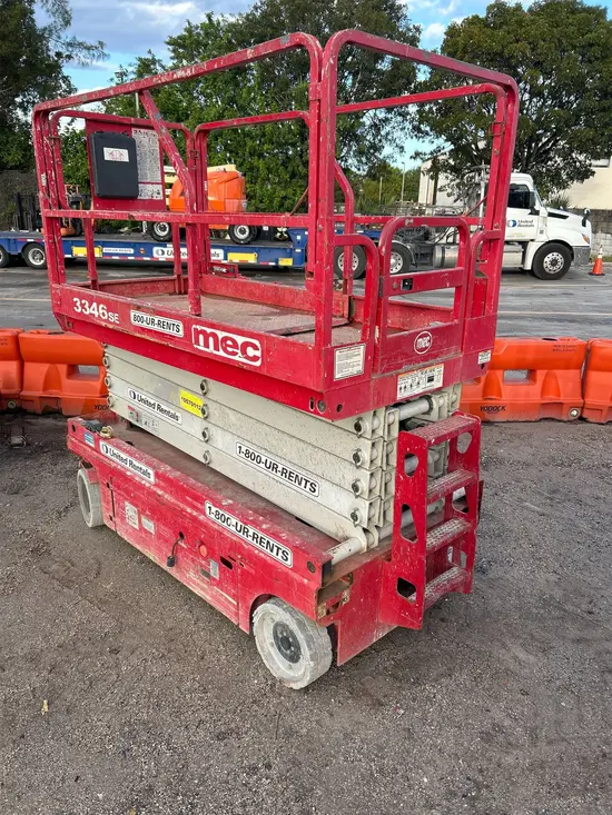 2017 MEC 3346SE Scissor Lift
