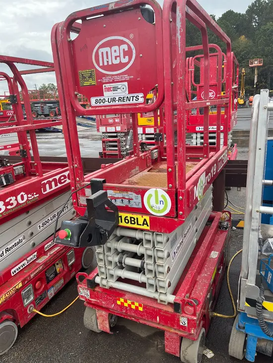 2018 MEC MICRO 19 Scissor Lift