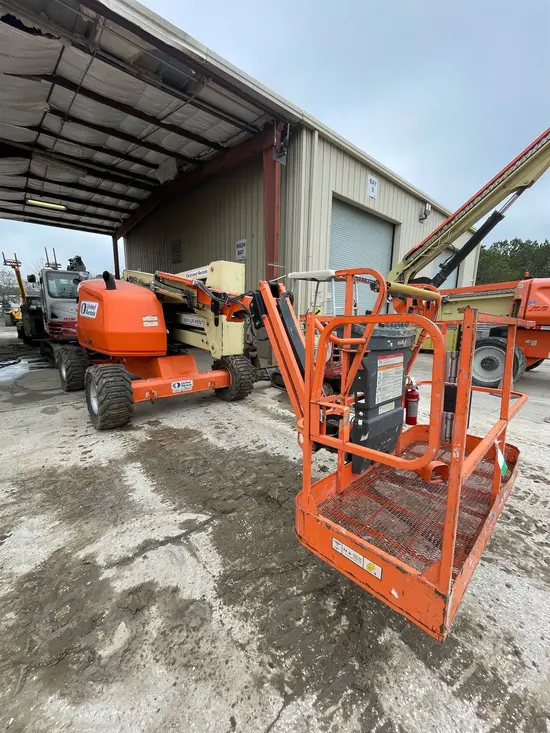 2017 JLG 450AJ Articulating Boom Lift