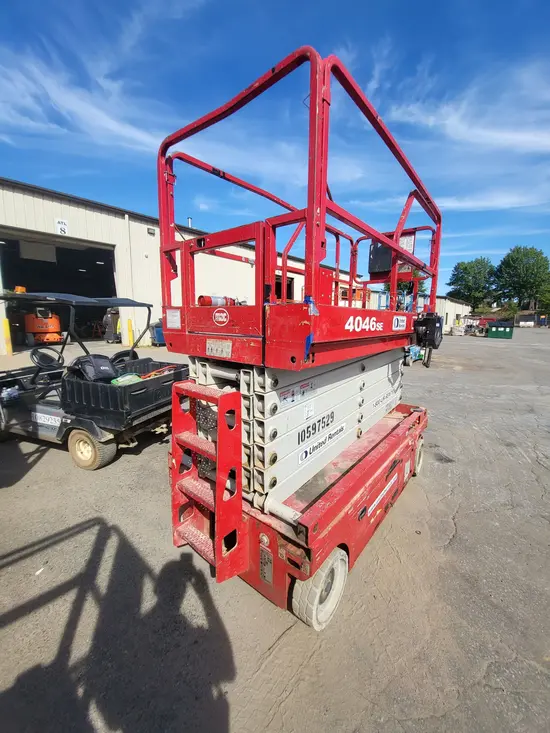 2017 MEC 4046SE Scissor Lift