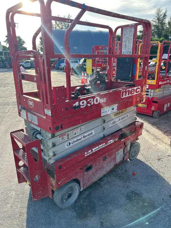 2017 MEC 1930SE Scissor Lift