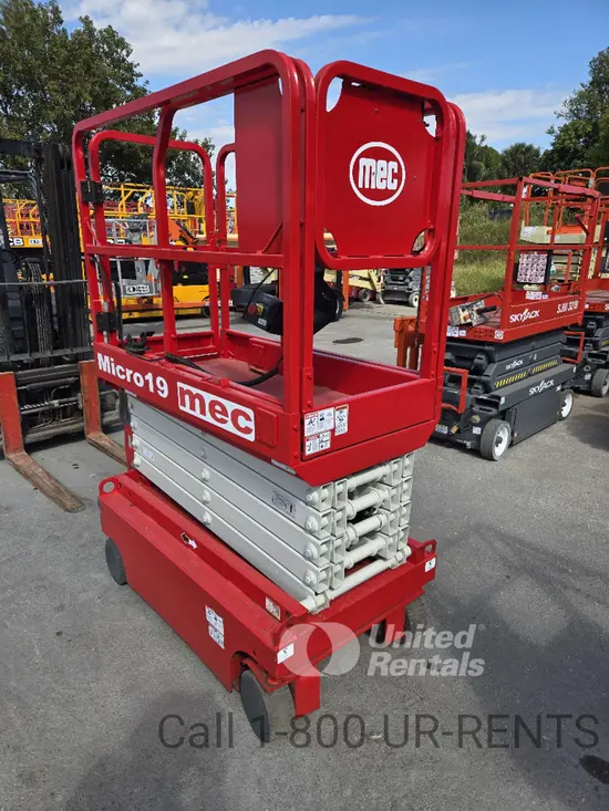 2017 MEC MICRO 19 Scissor Lift