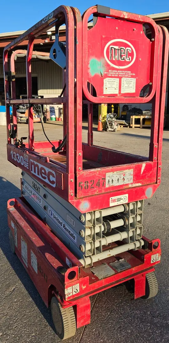 2018 MEC 1330SE Scissor Lift