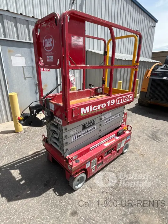 2019 MEC MICRO 19 Scissor Lift