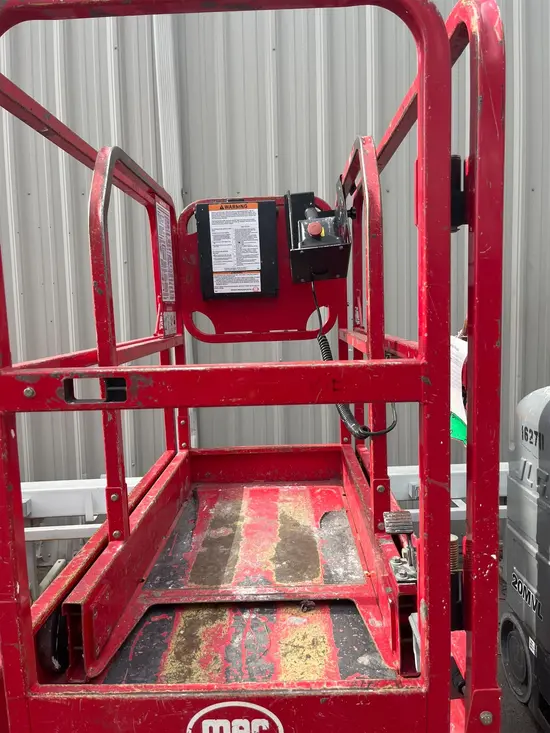 2017 MEC 1330SE Scissor Lift