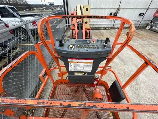 2016 JLG E400AJPN Articulating Boom Lift