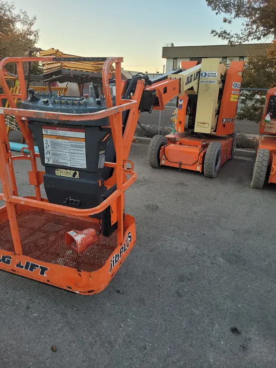 2016 JLG E300AJP Articulating Boom Lift