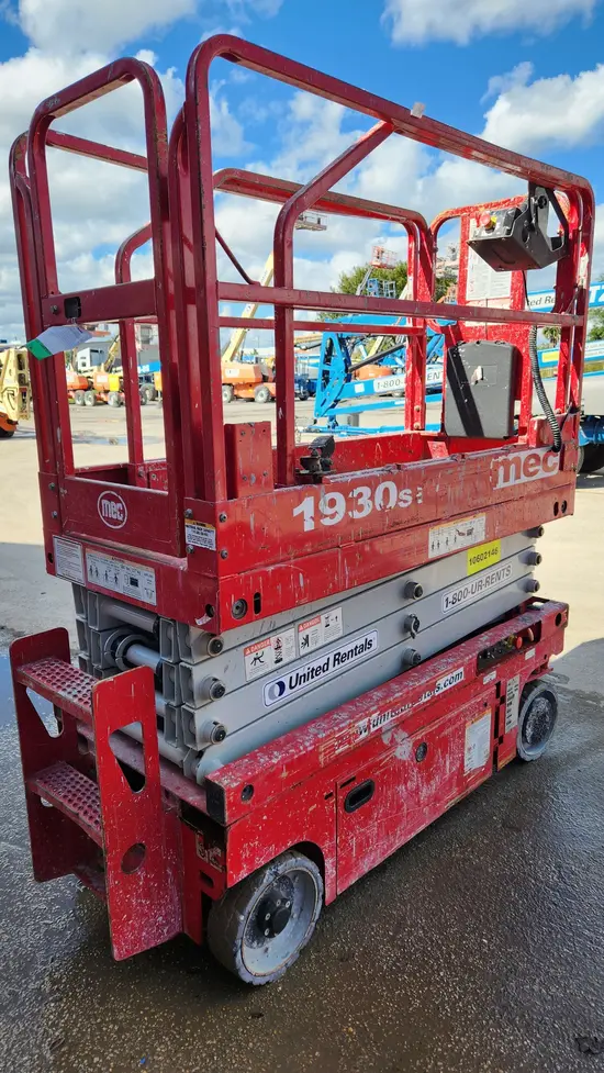 2017 MEC 1930SE Scissor Lift