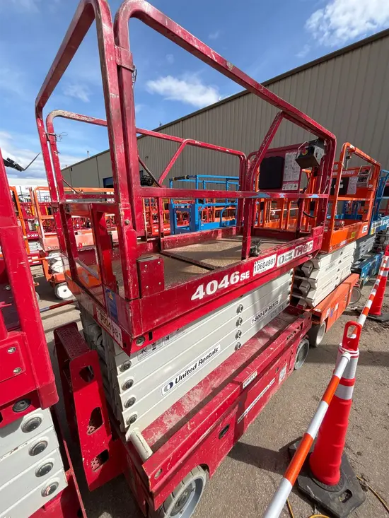 2017 MEC 4046SE Scissor Lift