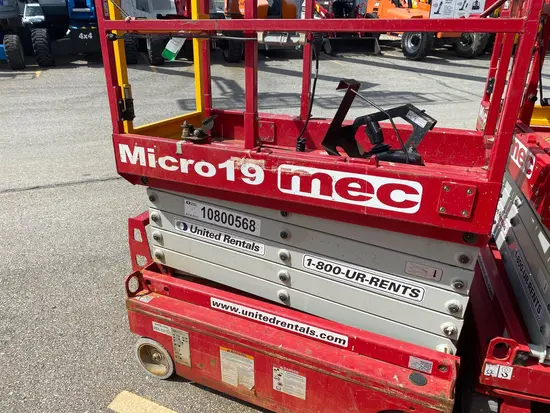 2018 MEC MICRO 19 Scissor Lift