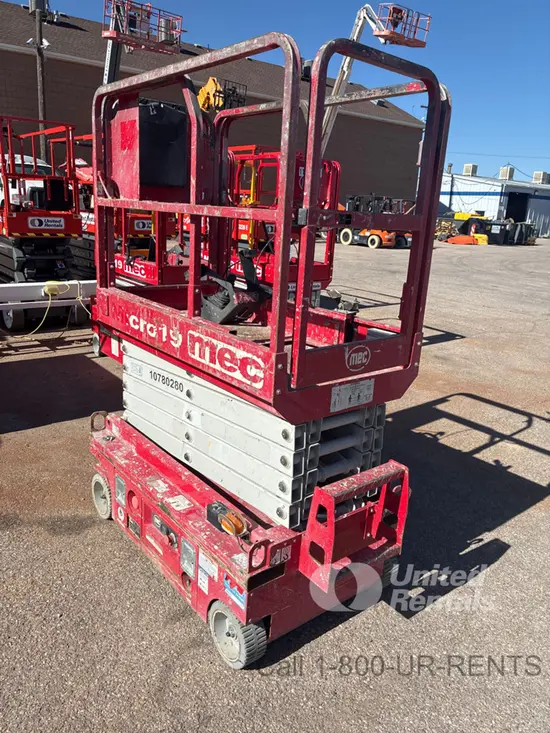 2018 MEC MICRO 19 Scissor Lift