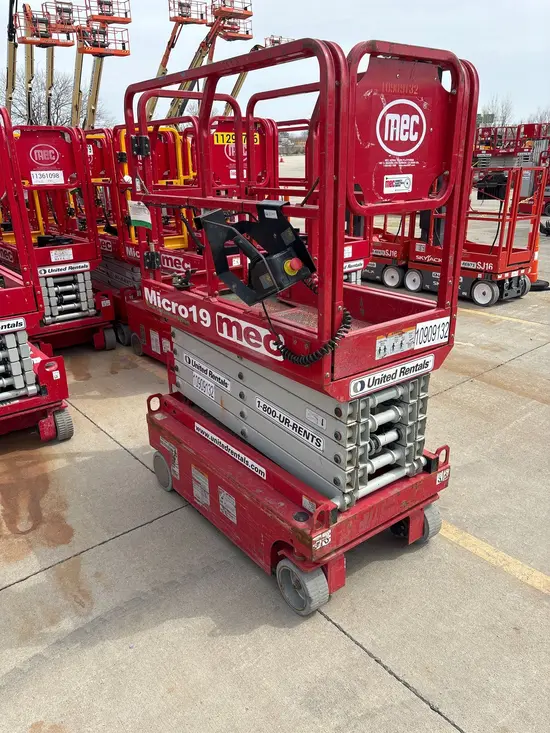 2019 MEC MICRO 19 Scissor Lift