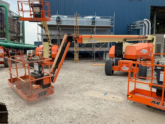 2013 JLG 800AJ Articulating Boom Lift