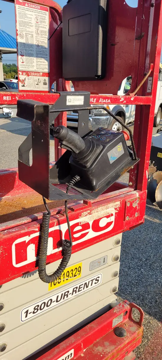 2018 MEC MICRO 19 Scissor Lift