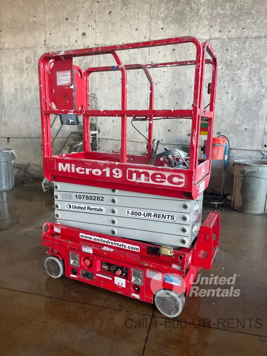 2018 MEC MICRO 19 Scissor Lift