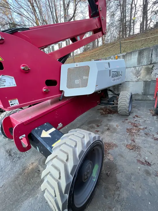 2016 MEC 60J-E Boom Lift