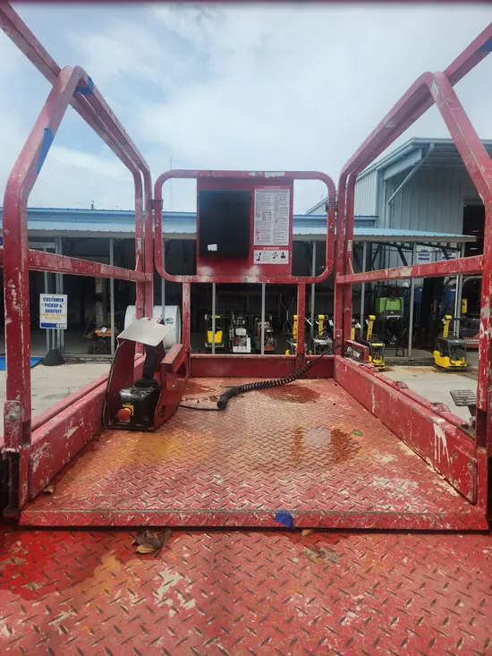 2017 MEC 3346SE Scissor Lift
