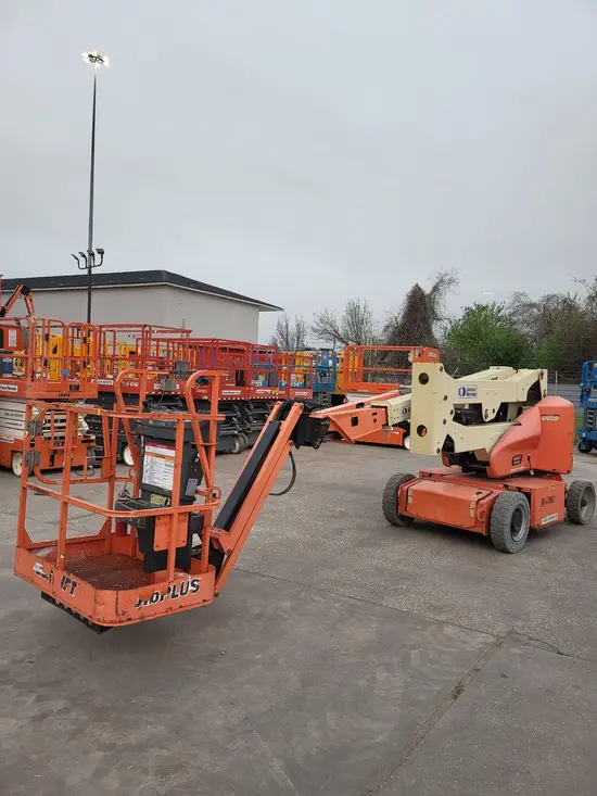 2016 JLG E400AJPN Articulating Boom Lift