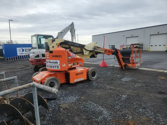 2016 JLG E400AJPN Articulating Boom Lift