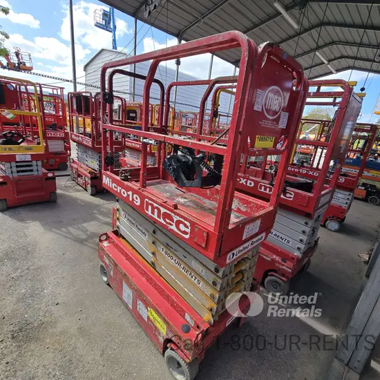 2017 MEC MICRO 19 Scissor Lift