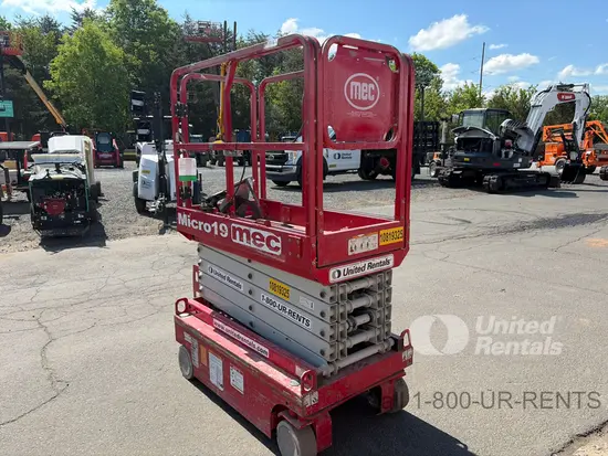2018 MEC MICRO 19 Scissor Lift