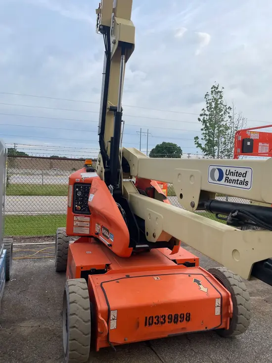 2015 JLG E450AJ Articulating Boom Lift