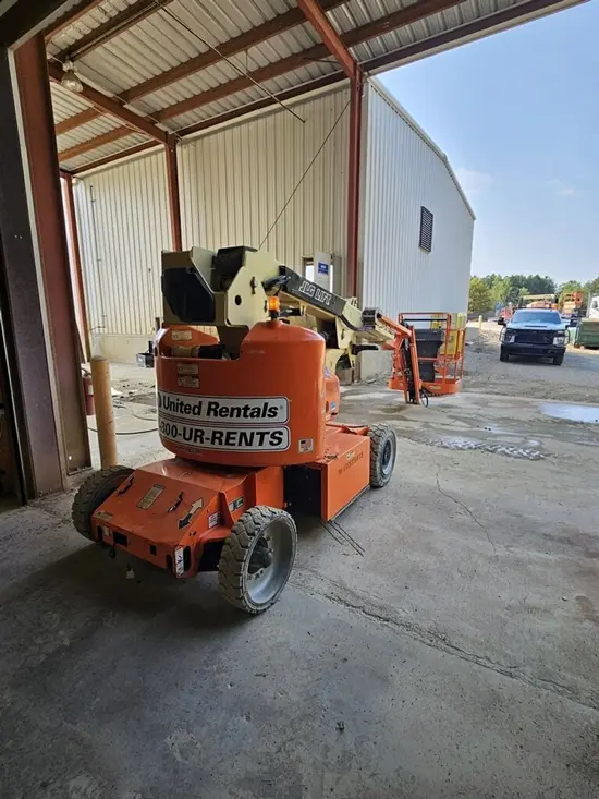 2017 JLG E400AJPN Articulating Boom Lift