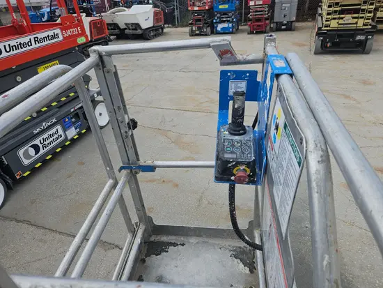 2017 Genie GR-20 Self-Propelled One-Person Lift