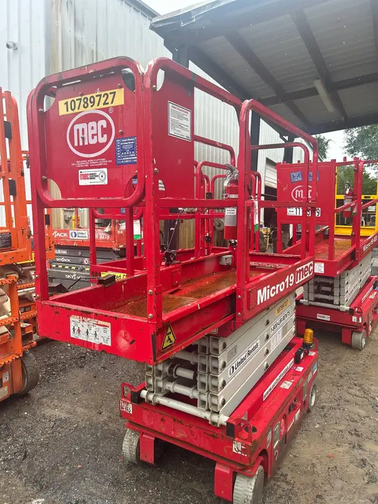 2018 MEC MICRO 19 Scissor Lift