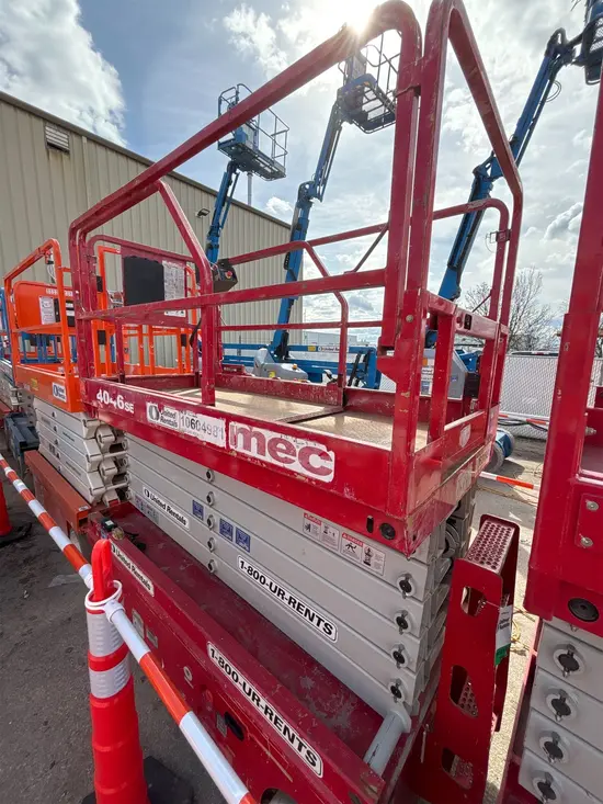 2017 MEC 4046SE Scissor Lift