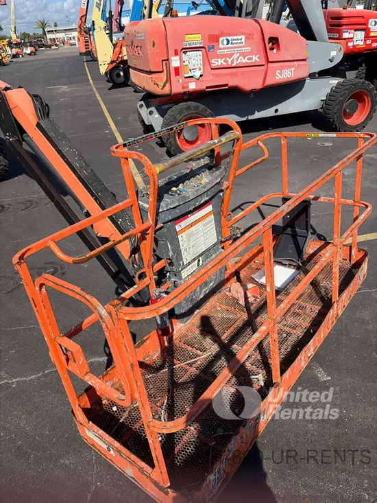 2015 JLG E400AJPN Articulating Boom Lift