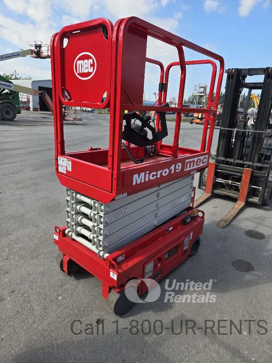 2017 MEC MICRO 19 Scissor Lift