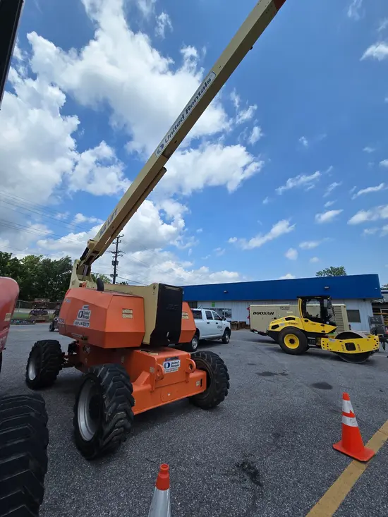2017 JLG 800AJ Articulating Boom Lift