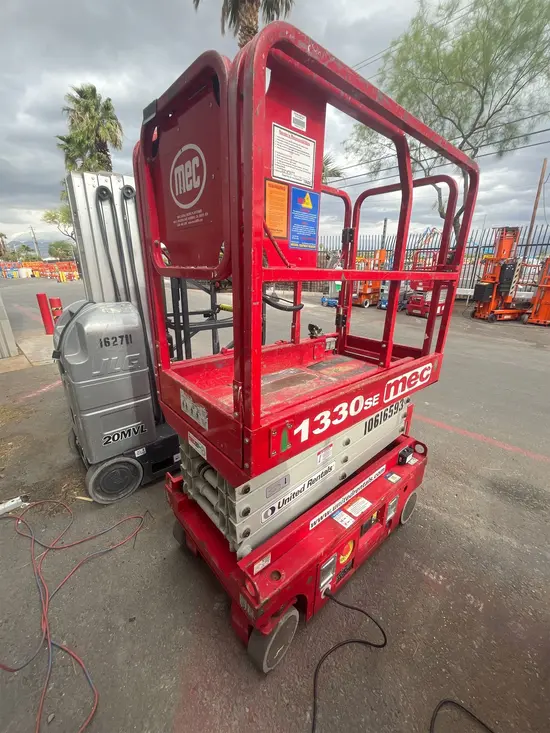 2017 MEC 1330SE Scissor Lift
