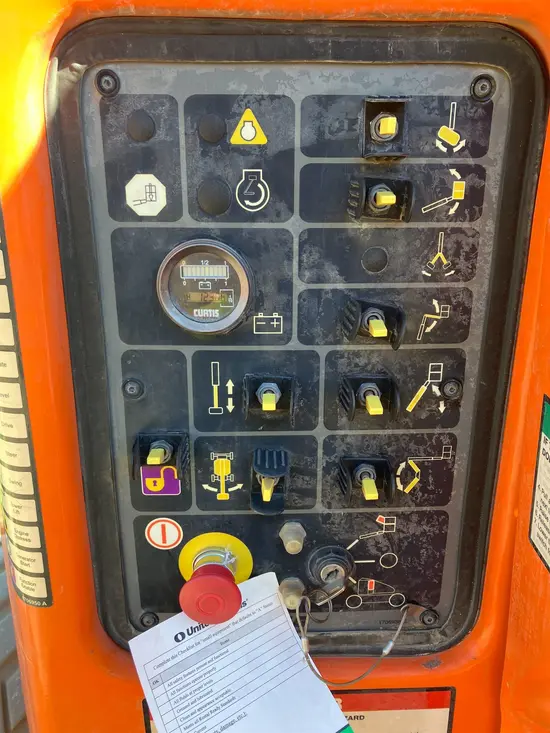 2013 JLG E450AJ Articulating Boom Lift