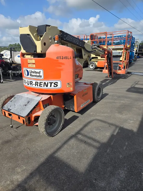 2017 JLG E400AJPN Articulating Boom Lift