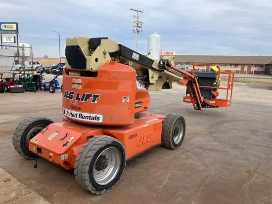 2013 JLG E450AJ Articulating Boom Lift