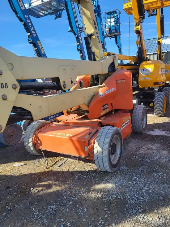 2016 JLG E450AJ Articulating Boom Lift