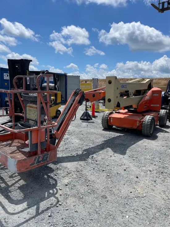 2016 JLG E450AJ Articulating Boom Lift