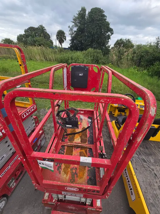 2018 MEC 1330SE Scissor Lift