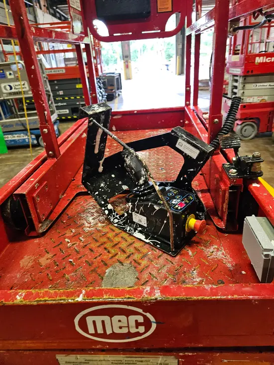 2018 MEC MICRO 19 Scissor Lift