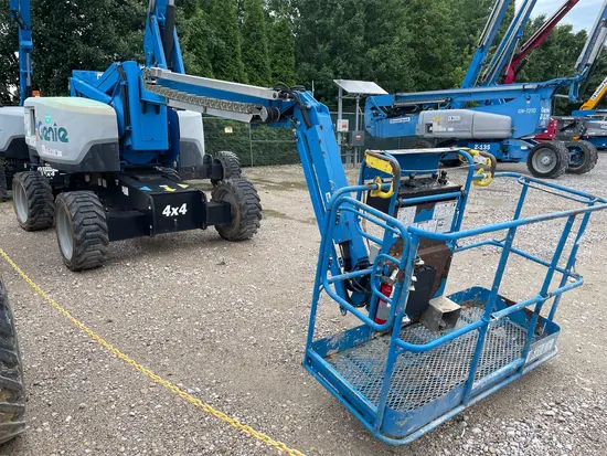 2017 Genie Z-60/37FE Articulating Boom Lift