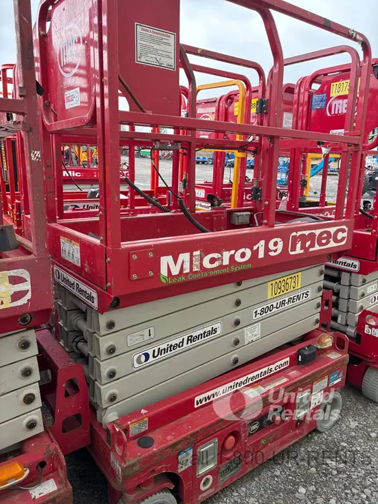 2019 MEC MICRO 19 Scissor Lift