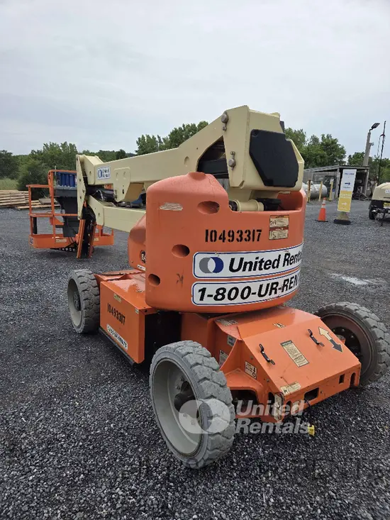 2016 JLG E450AJ Articulating Boom Lift