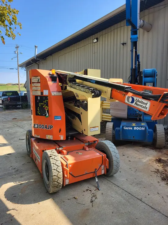 2017 JLG E300AJP Articulating Boom Lift