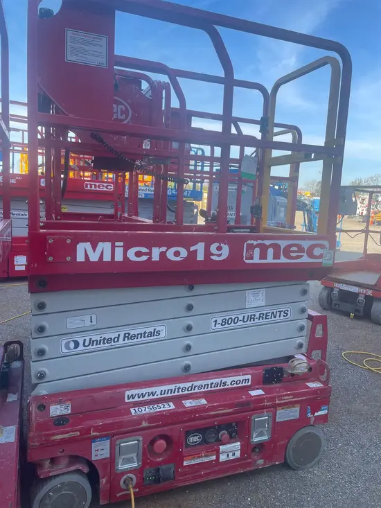 2018 MEC MICRO 19 Scissor Lift