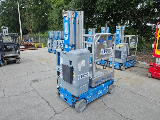 2018 Genie GR-20 Self-Propelled One-Person Lift
