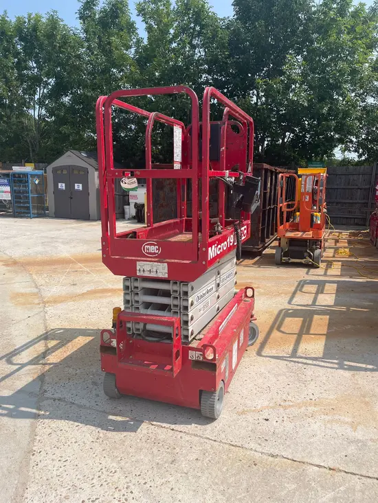 2018 MEC MICRO 19 Scissor Lift